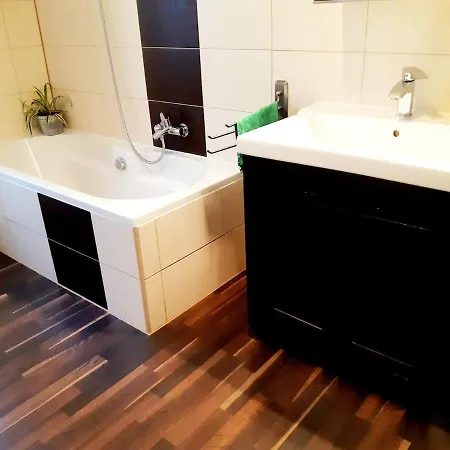 Helle Altbauwohnung Appartement *