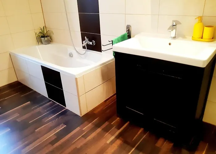 Helle Altbauwohnung Appartamento *