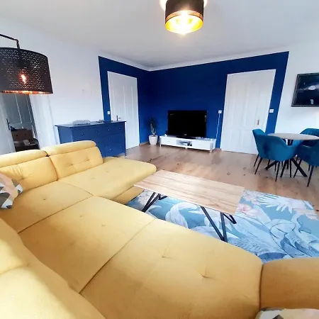 Helle Altbauwohnung דירה