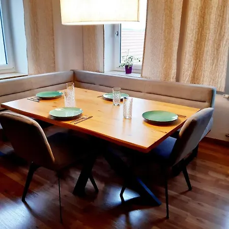 Helle Altbauwohnung דירה גריסקירכן